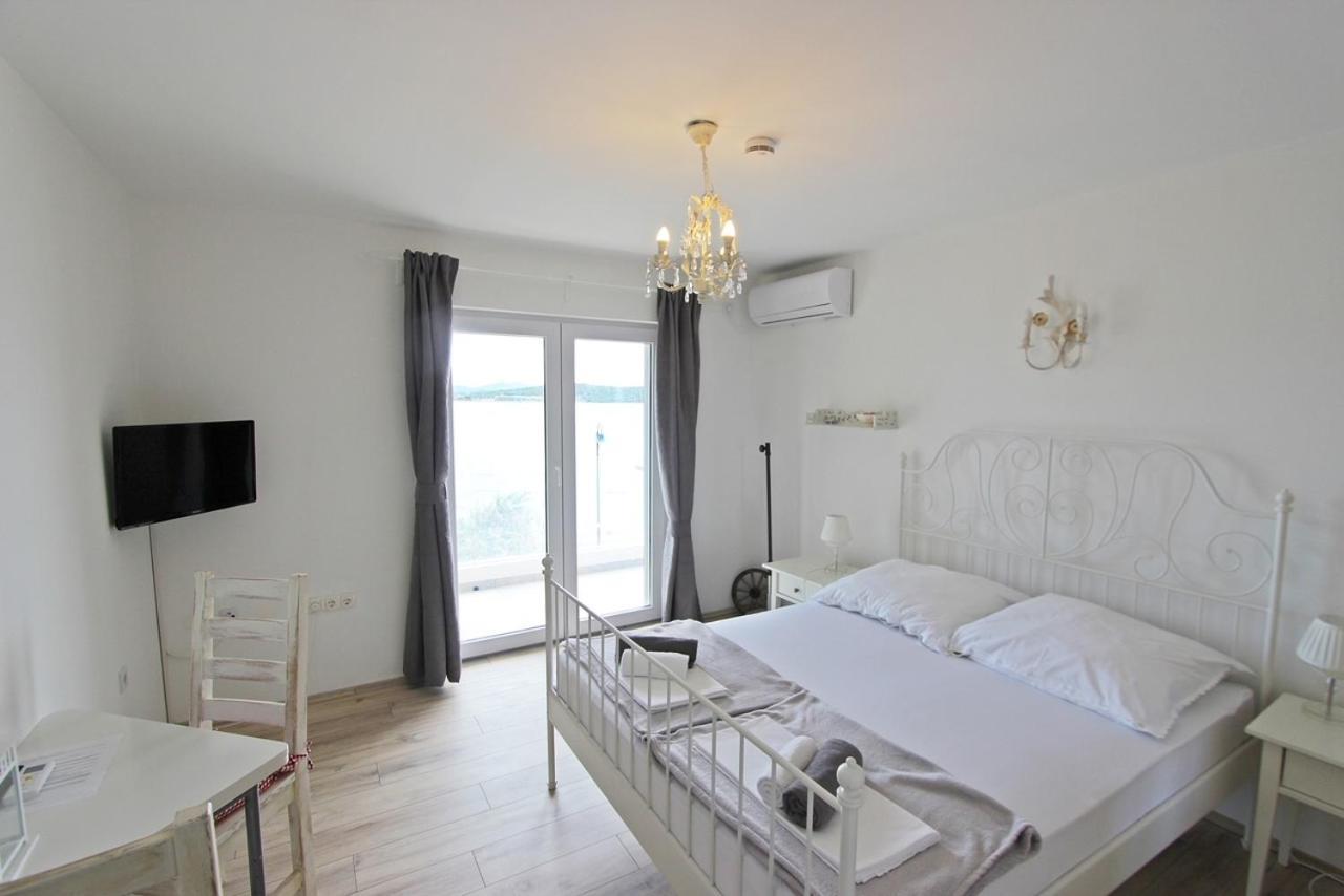 בטינה Villa Danica Murter מראה חיצוני תמונה
