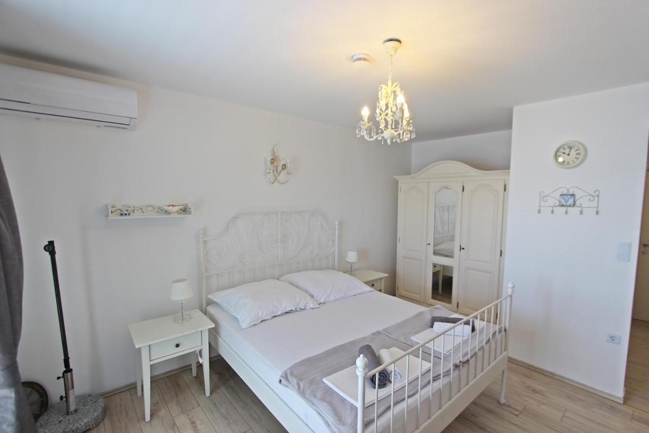 בטינה Villa Danica Murter מראה חיצוני תמונה